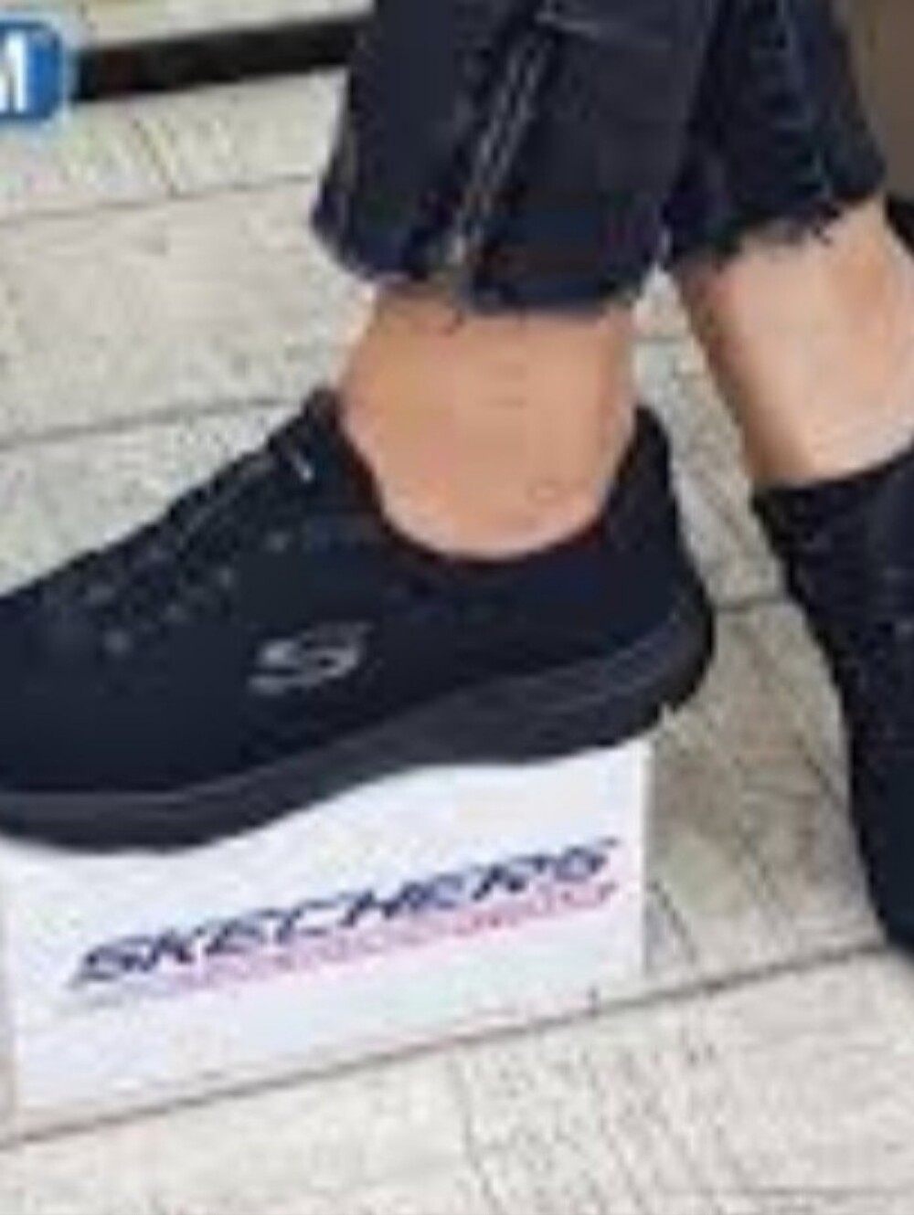 Skechers Womens' Black Slip-On Memory Foam Sneaker 9.5